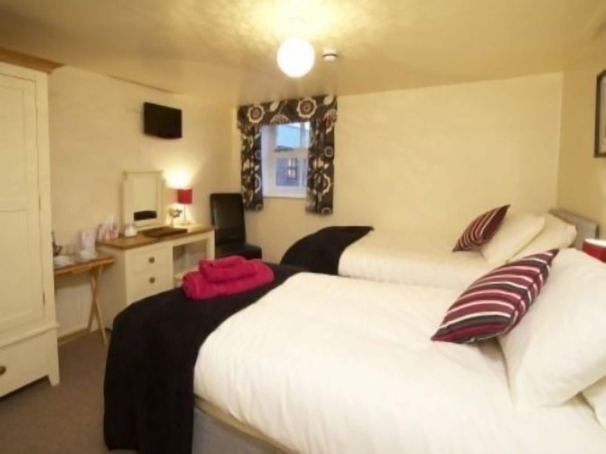 Wold Escapes, Highfield Farm Bed and Breakfast Driffield Eksteriør billede