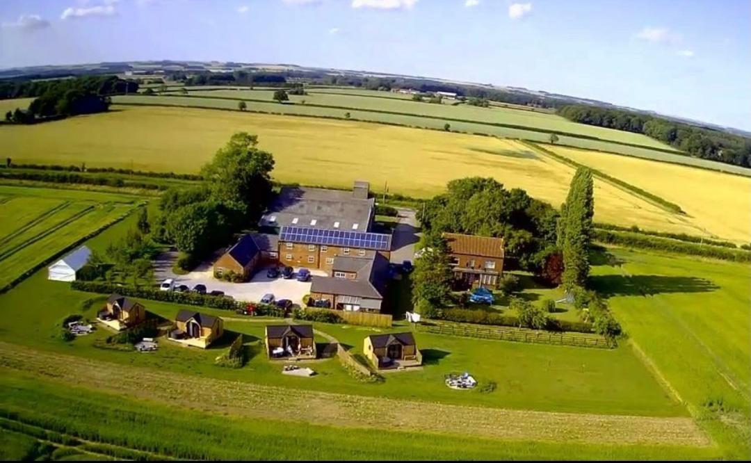 Wold Escapes, Highfield Farm Bed and Breakfast Driffield Eksteriør billede