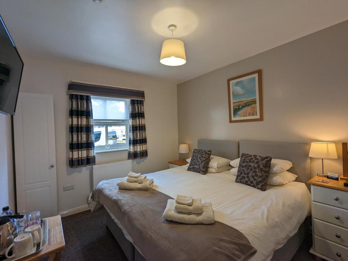 Wold Escapes, Highfield Farm Bed and Breakfast Driffield Eksteriør billede