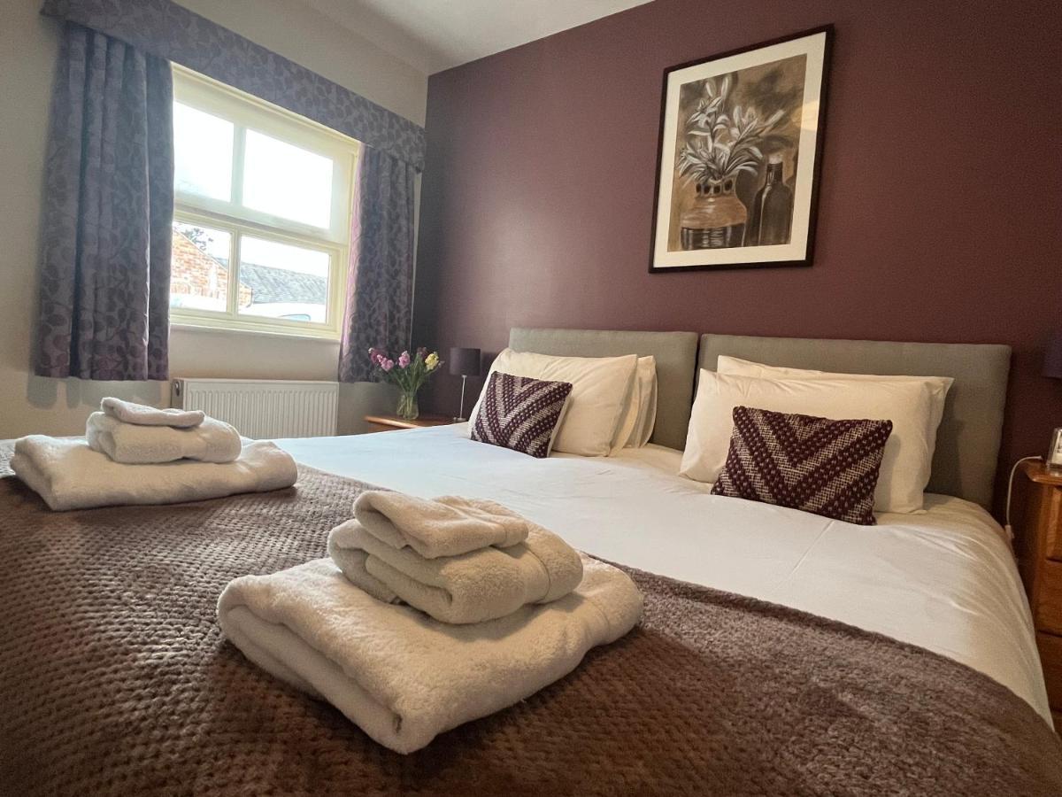 Wold Escapes, Highfield Farm Bed and Breakfast Driffield Eksteriør billede
