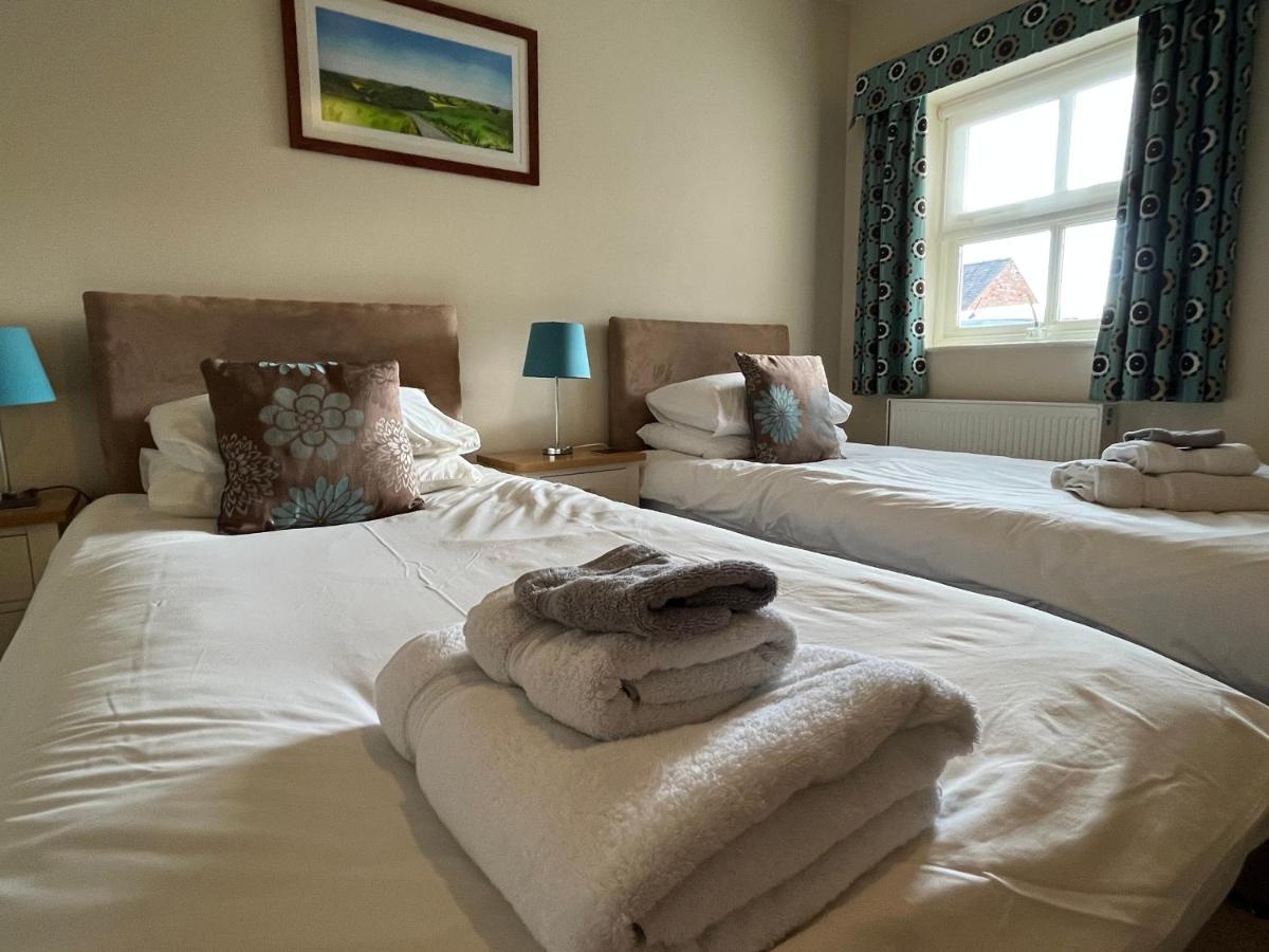 Wold Escapes, Highfield Farm Bed and Breakfast Driffield Eksteriør billede