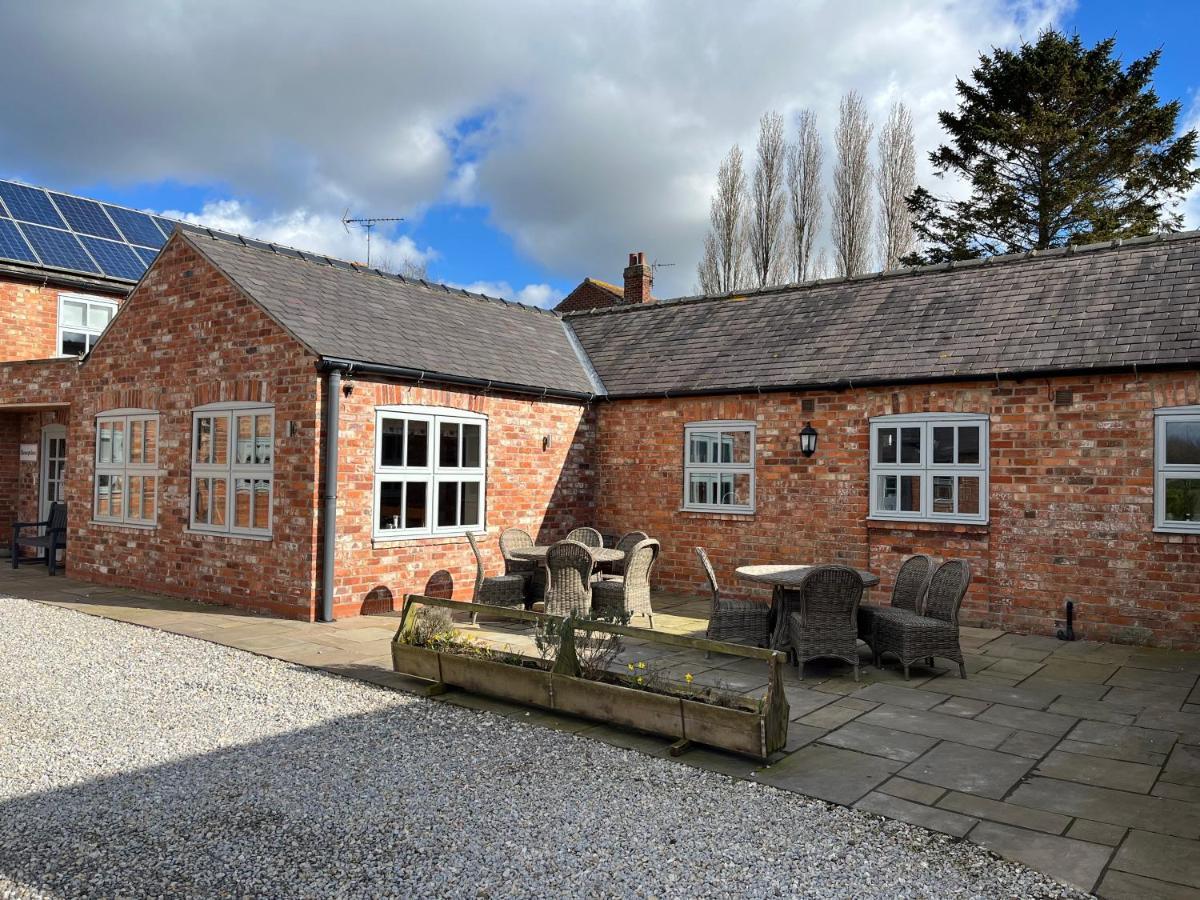 Wold Escapes, Highfield Farm Bed and Breakfast Driffield Eksteriør billede